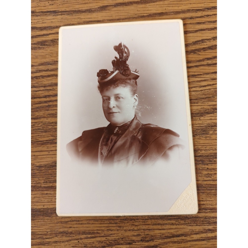 Antique Cabinet Card Victorian Portrait Woman Chicago IL D.R. Coover Photo
